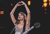 Taylor Swift - August